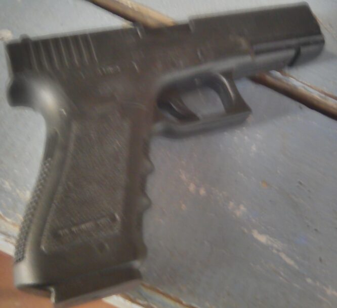 Glock 17 Heavy Rubber Training Gun - Image 4