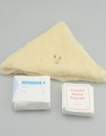TRIANGULAR BANDAGE