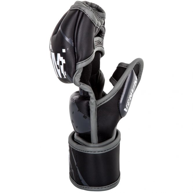 Venum MMA Gloves Challenger BK/R  - Image 5