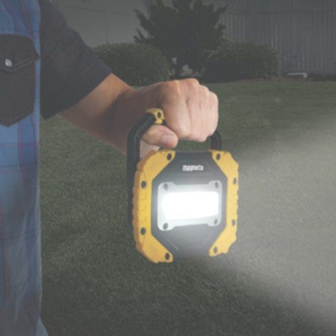 magneto rechargeable compact floodlight