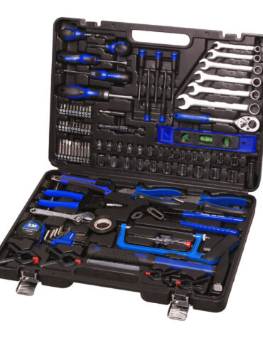 TOOL SET IN PLASTIC CASE - 139 PIECE